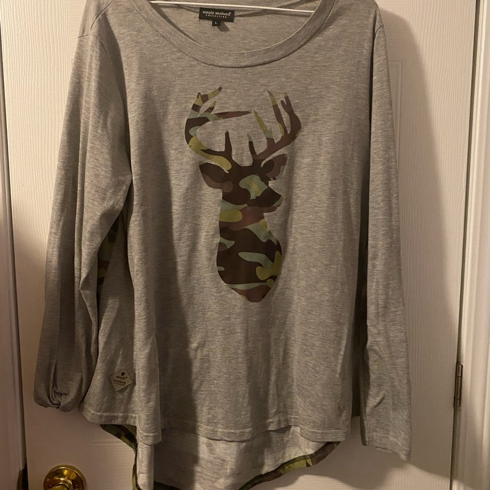 Simply Southern Women’s Deer Head Camouflage Tunic Top Hi Low Size L